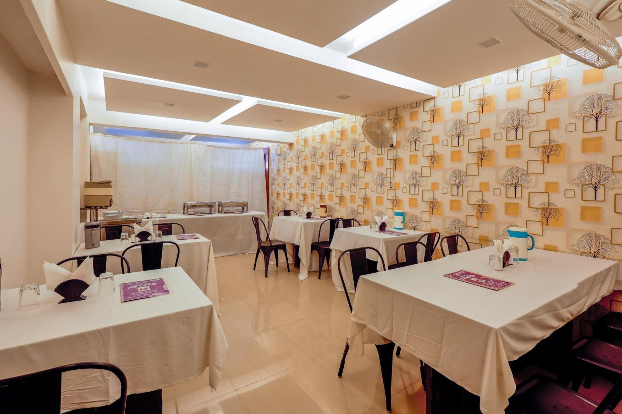 Treebo Rvg Hotel Vadodara Exterior photo