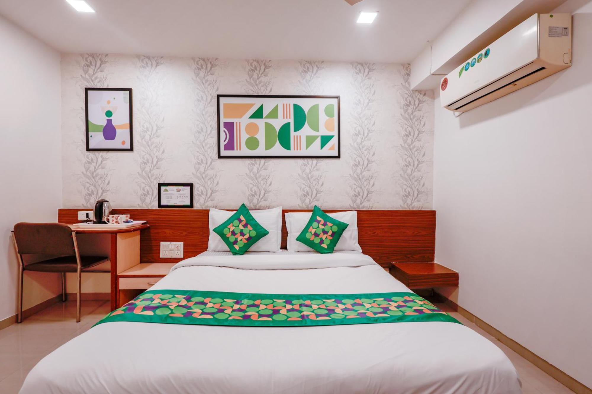 Treebo Rvg Hotel Vadodara Exterior photo