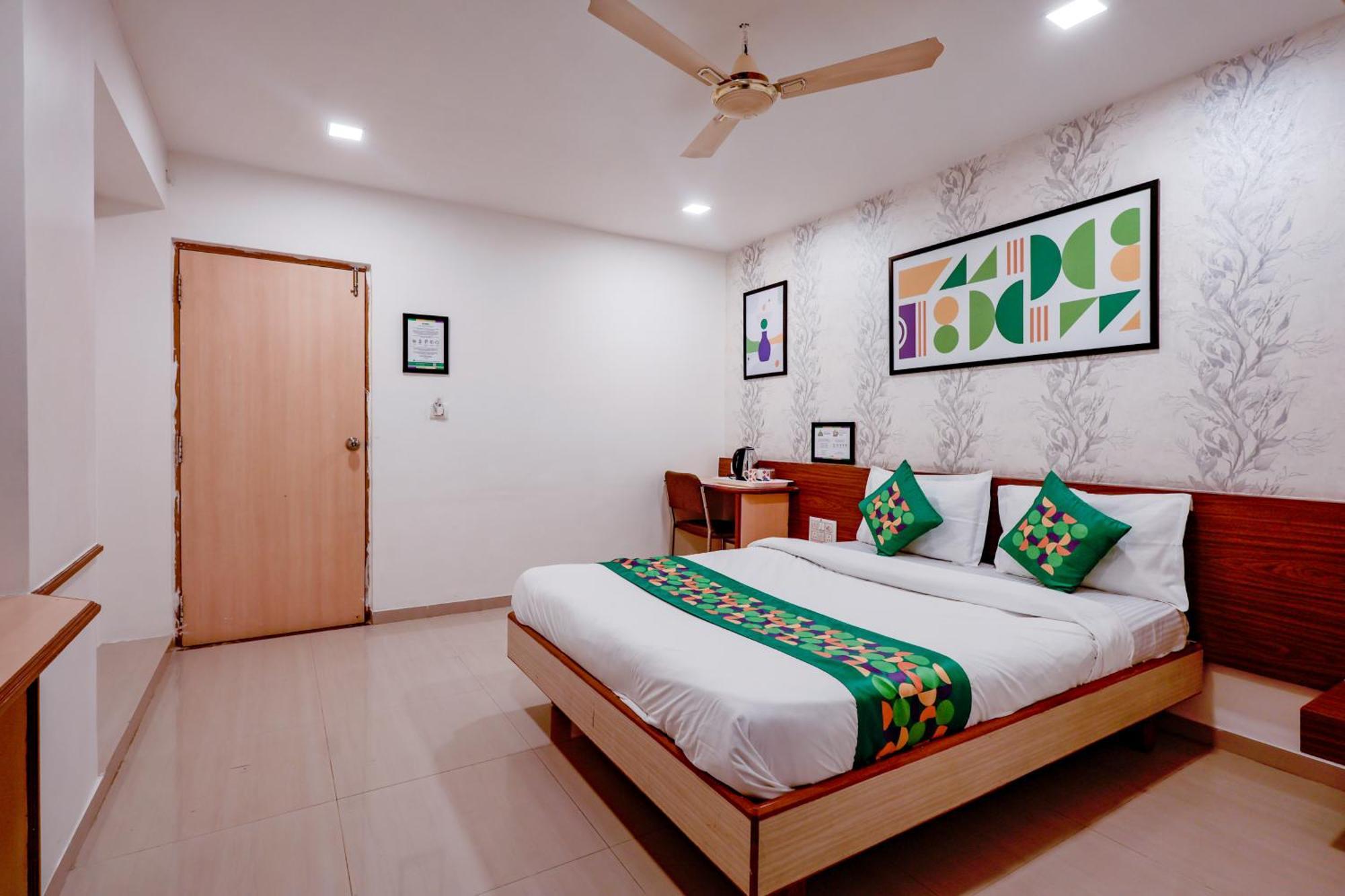 Treebo Rvg Hotel Vadodara Exterior photo