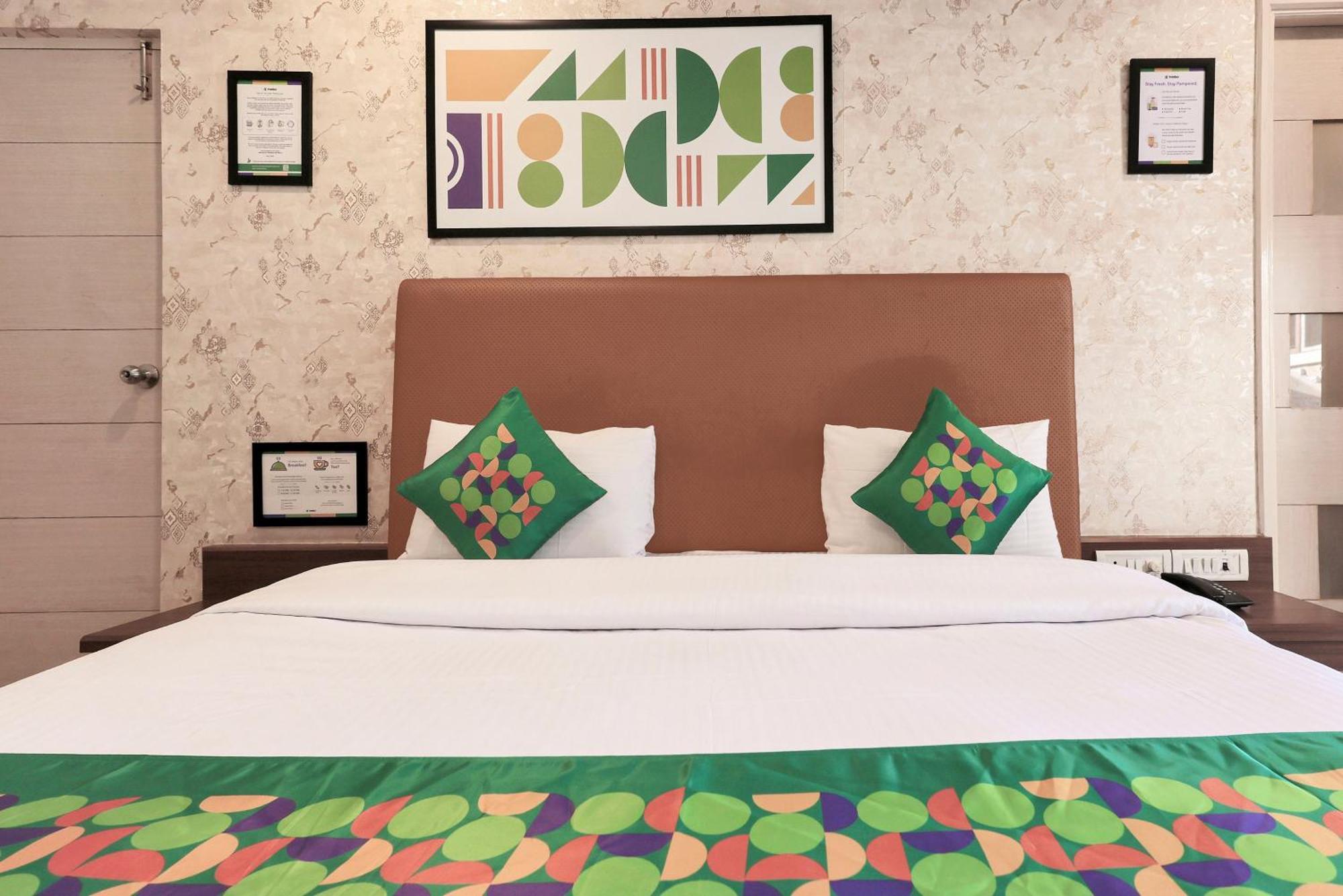 Treebo Rvg Hotel Vadodara Exterior photo